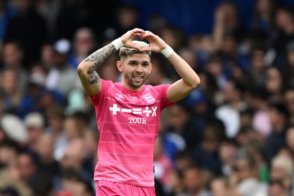 更具悬念 更具悬念